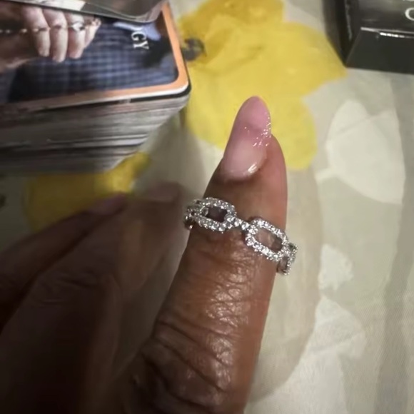 Move Uno Elegant Silver Chain Link Ring - Picture 8 of 11